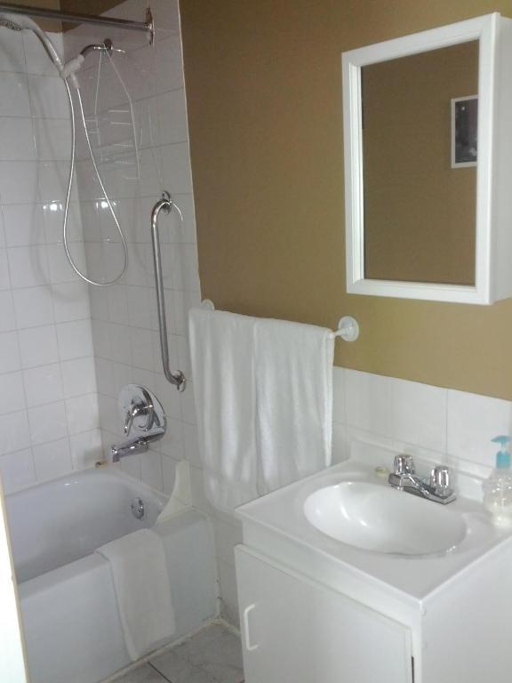 Motel Montgolfiere Jp Saint-Jean-sur-Richelieu Room photo